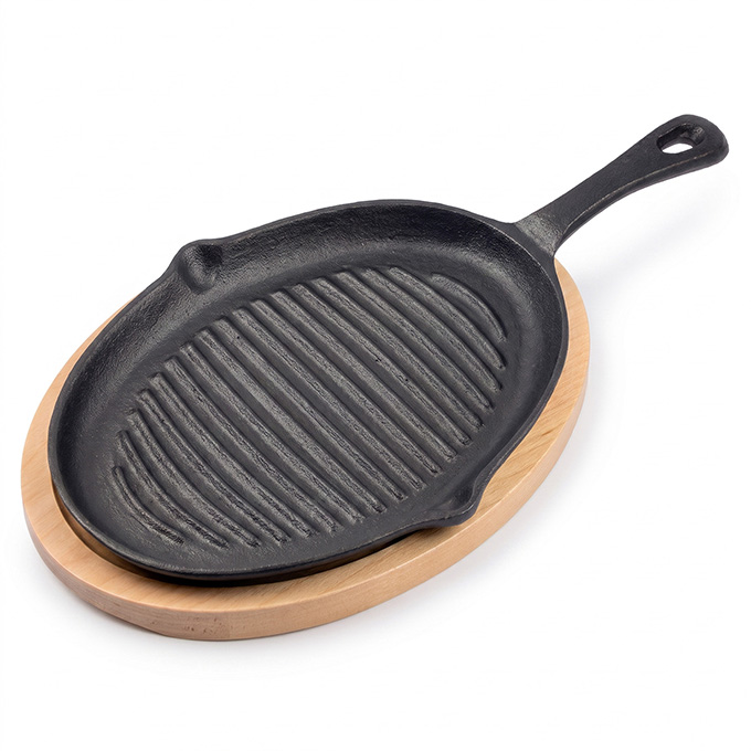 Oval Mexican-style pre-seasoned 25cm cast iron French tortilla pan