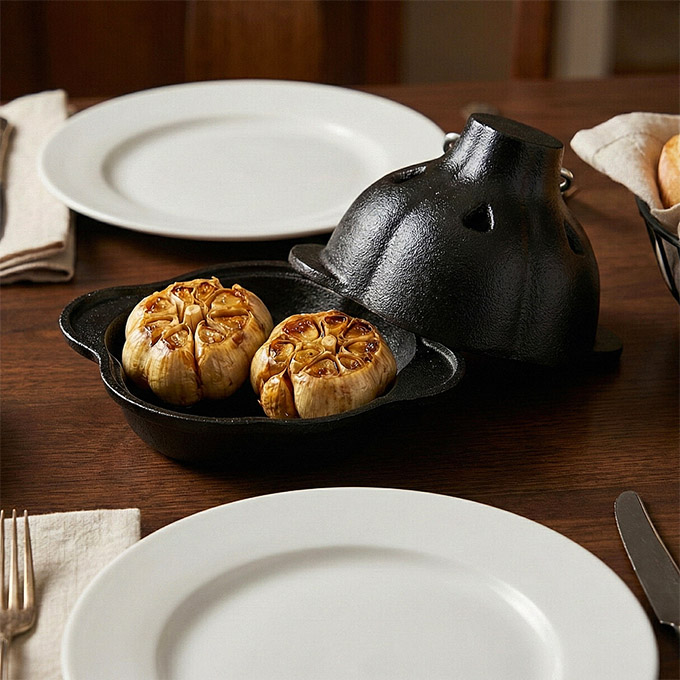 Cast Iron Garlic Roaster