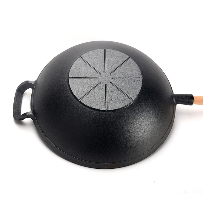 Heavy cast iron Chinese wok with detachable wooden handle, thick flat-bottomed cast iron frying pan